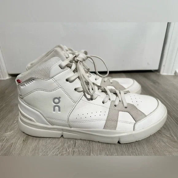 On Running Shoes Sh63 On Cloud The Roger Clubhouse Mid Womens